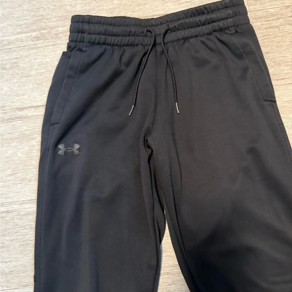 Under Armour Women’s Black Fleece Lined Joggers - Picture 3 of 13